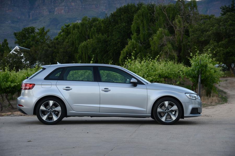  Audi A3 Sportback 1.4 TFSI (8V) 2016 года  (ZA) (фото 7 из 26)